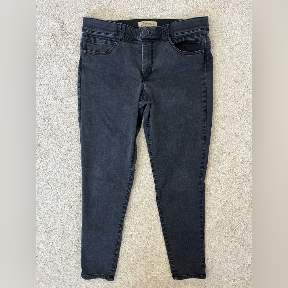 Democracy Faded Black Women’s Skinny Jeans Size 16